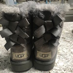 Uggs toddler size 7